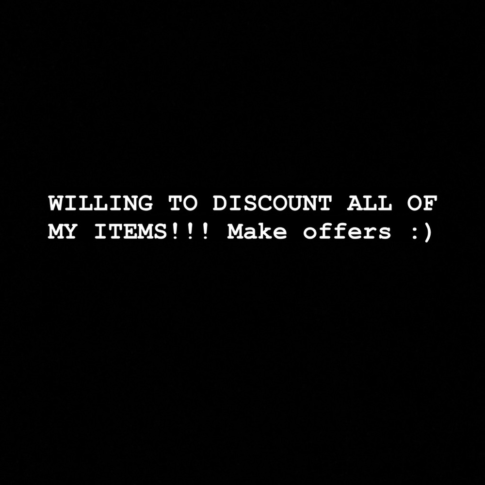 MAKE AN OFFER!🤍